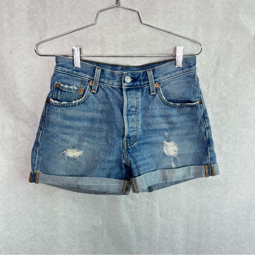 Levi’s 501 jean shorts distressed size 25